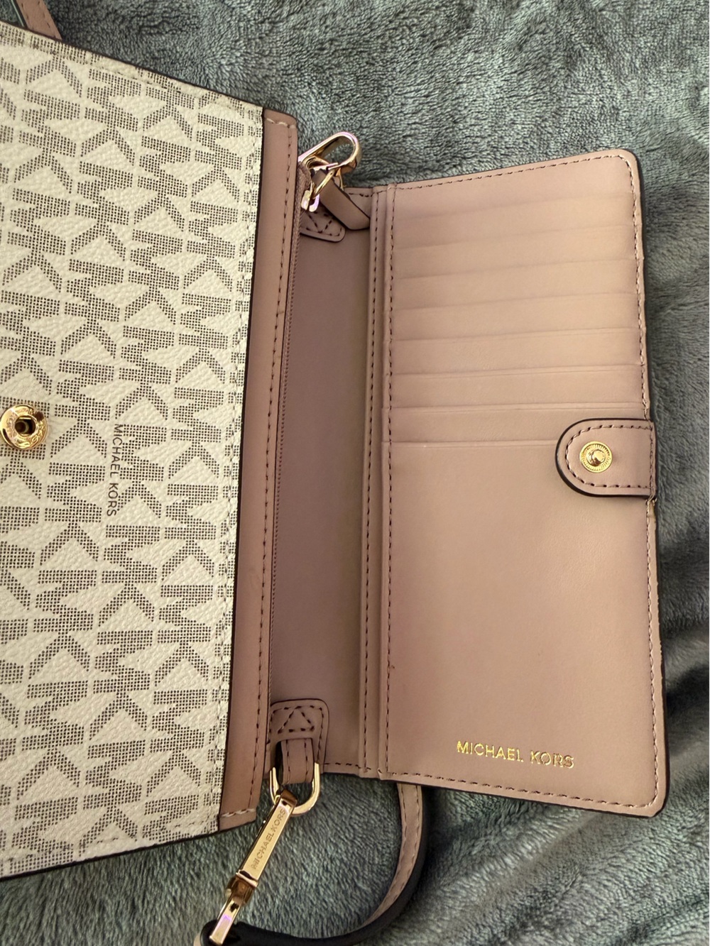 Michael Kors Blush Pink & Signature Logo Crossbody Wallet - Picture 4 of 7